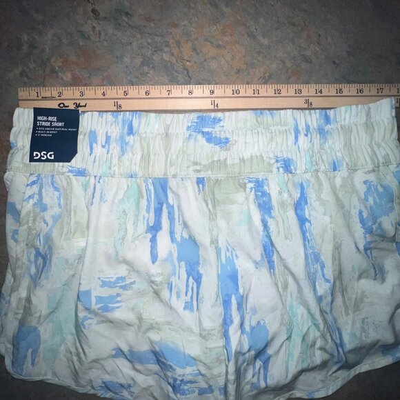 DSG High-Rise‎ Stride Shorts,  Large, Light Blue Patter - Picture 3 of 9